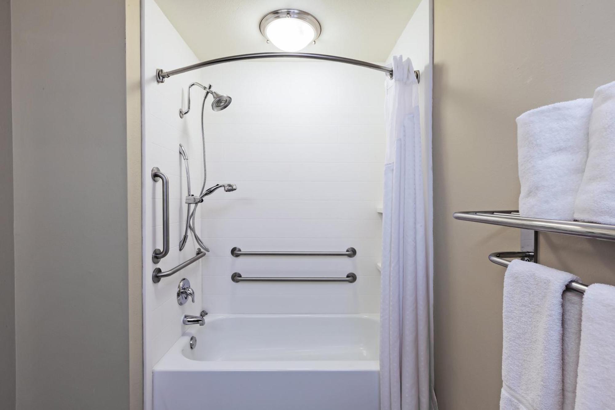 Standard King Room with Accessible Tub - Mobility Access